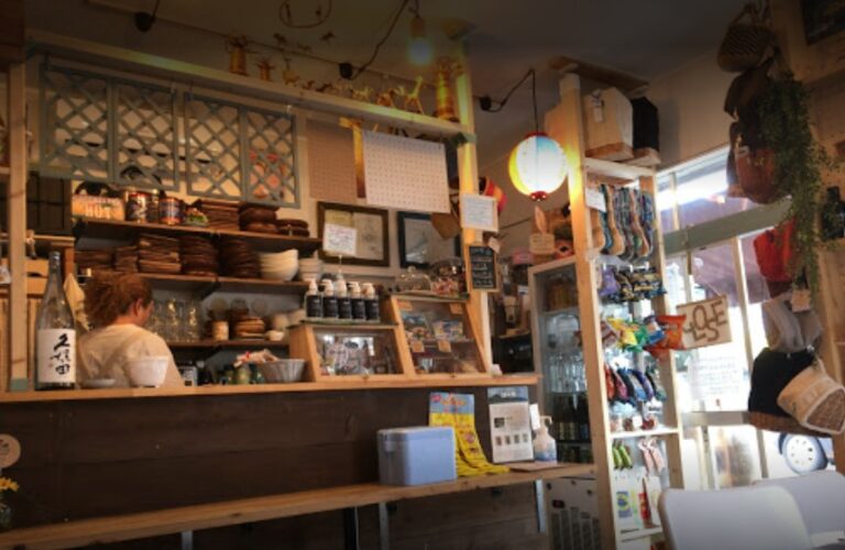 CAFE&ZAKKA HUT 写真3